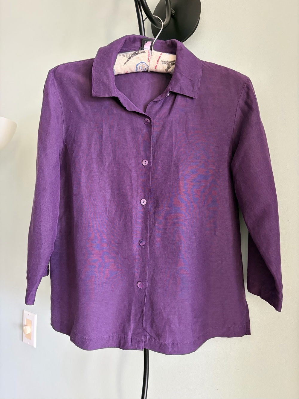EILEEN FISHER
LINEN/SILK BUTTON-UP SHIRT